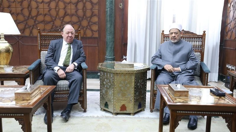 شيخ الأزهر يستقبل