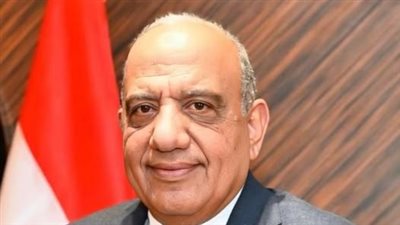 وزير الكهرباء يغادر إلى الصين لبحث إقامة مصنعي بطاريات وأنظمة ربط المحطات