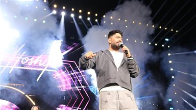 تامر حسني يشعل أوبن إير مول مدينتي في حفل جماهيري (صور)