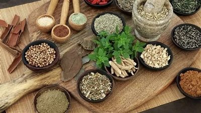 آثارها الجانبية خطرة، هيئة الدواء تحذر من الأعشاب الطبيعية