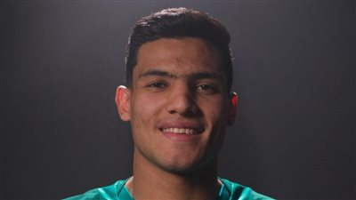 المصري يضم مصطفى العش لاعب الأهلي لمدة موسم ونصف 