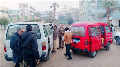 مركز توزيع الأسئلة في الفيوم يسلم بوكليت امتحانات الإعدادية للإدارات التعليمية (صور)