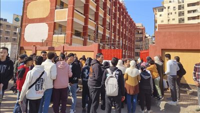 هنقفل المادة، فرحة طلاب الشهادة الإعدادية بالمنصورة بعد أداء امتحان العربي (فيديو وصور)