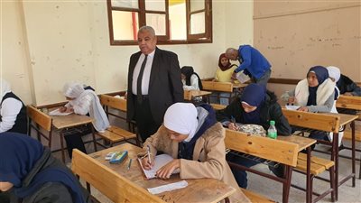 وكيل التعليم بالأقصر: لا شكاوى من امتحانات الشهادة الإعدادية 