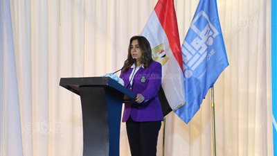 منال عوض: نعمل على تسهيل استخدام وسائل النقل الجماعي (صور)