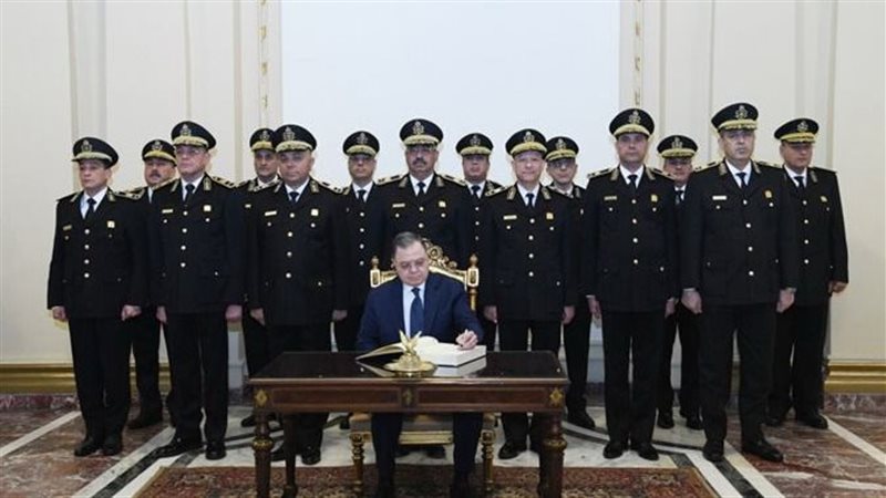 وزير الداخلية اللواء