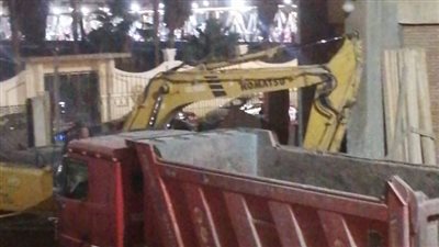 ضبط حفار وسيارة قلاب لإلقاء مخلفات صلبة بطريق ترعة الساحل بطلخا والتحفظ عليهما