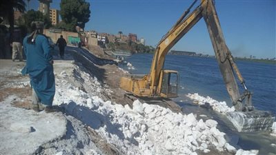 بدء أعمال تطوير كورنيش أبوتيج بأسيوط وإقامة ممشى سياحي آمن للمواطنين