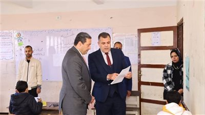  محافظ دمياط يتفقد لجان الإعدادية ويبعث رسائل طمأنة للطلاب (صور) 
