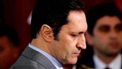 بعد بكائه أثناء تكريمه بجائزة جوي أووردز، علاء مبارك يوجه رسالة مؤثرة لفاروق حسني