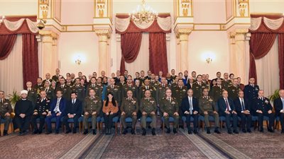  وزير الدفاع يشهد حفل تخرج دورة التمثيل الدبلوماسي العسكري المصري بالخارج (فيديو وصور) 