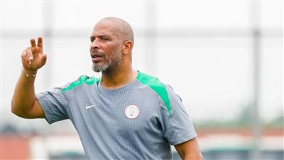 مدرب نيجيريا: الفوز على منتخب مصر أنقذني من الاعتزال