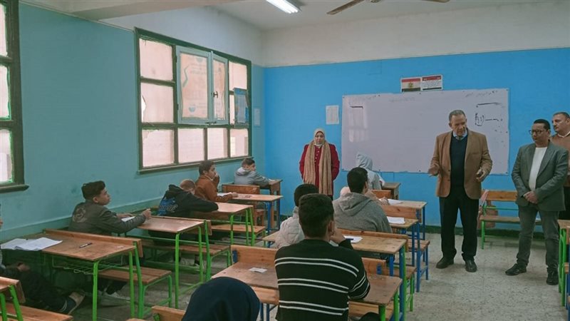 تعليم أسيوط يتفقد