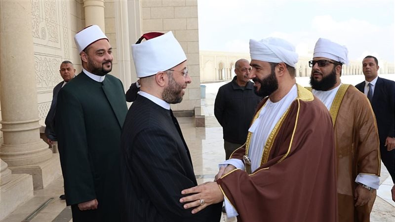 وزير الأوقاف يستقبل