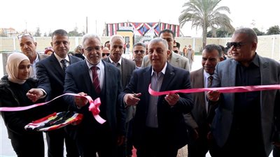 محافظ الإسماعيلية يفتتح مدرسة التحرير للتعليم الأساسي بالقنطرة غرب (صور)