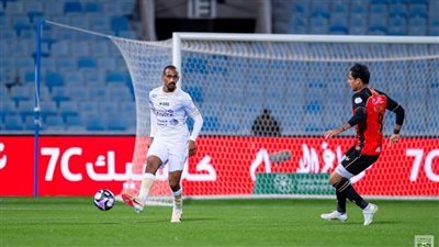 التعاون بـ10 لاعبين يفوز على الرياض 1/3 في الدوري السعودي 