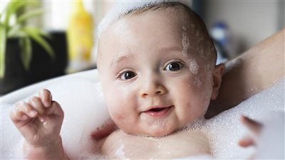 استحمام الأطفال فى الطقس البارد وكيف تحافظين على صحتهم؟