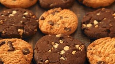 طريقة عمل بسكويت الشيكولاتة لسهرة مميزة في الإجازة 