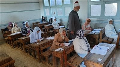 رئيس أزهر سوهاج يتفقد امتحانات الشهادتين الابتدائية والإعدادية 