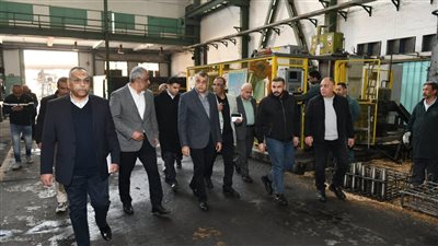 وزير الإنتاج الحربي يتفقد شركة حلوان للصناعات الهندسية 