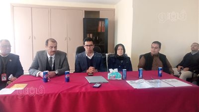 نائب محافظ مطروح يسلم 15 عقد عمل لذوي الهمم 