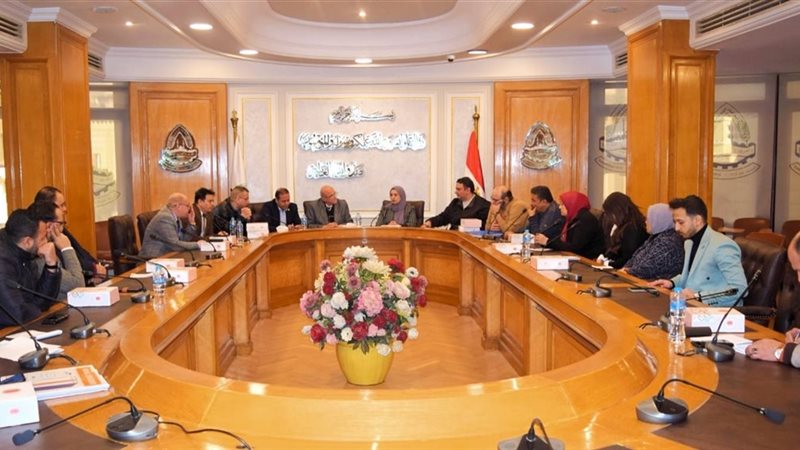 غرفة القاهرة تناقش