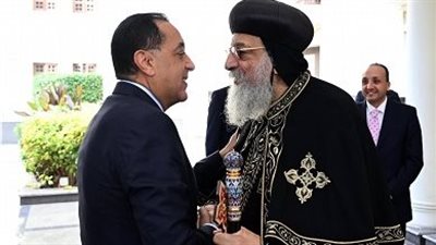 رئيس الوزراء يطمئن على الحالة الصحية لقداسة البابا تواضروس الثاني