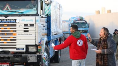 مواد غذائية وطبية ووقود، الهلال الأحمر يرسل قافلة المساعدات الـ 120 إلى غزة 