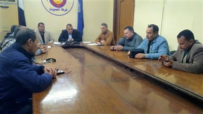 رئيس مركز دمنهور بالبحيرة يناقش ملفات المتغيرات والتصالح والتعديات والنظافة 