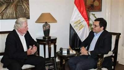 وزير الثقافة يبحث مع إدارة مهرجان القاهرة السينمائي تطوير الدورة الـ47