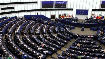 البرلمان الأوروبي يعلق الاتفاق التجاري مع أمريكا 