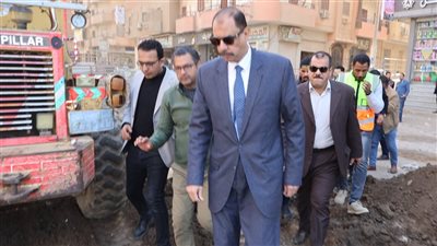 محافظ سوهاج يتابع استكمال كوبري مشاة الثلاث كباري ومحطة صرف سيتي