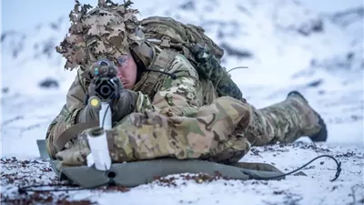 إذاعة BNR: أكثر من 300 عسكري هولندي يتدربون في جبال الألب على حماية جرينلاند 