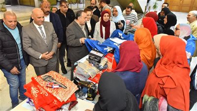  لمكافحة عمل الأطفال، محافظ أسيوط يسلم مشروعات إنتاجية لتمكين الأسر اقتصاديا (فيديو) 