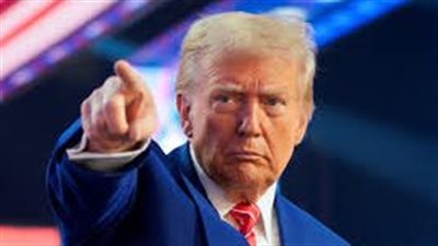 قناة إسرائيلية: انقسامات في البيت الأبيض حول إسقاط النظام الإيراني 