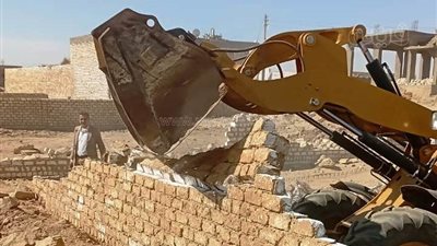 إزالة 22 حالة تعدٍ بمدن دراو والبصيلية وأسوان (صور)