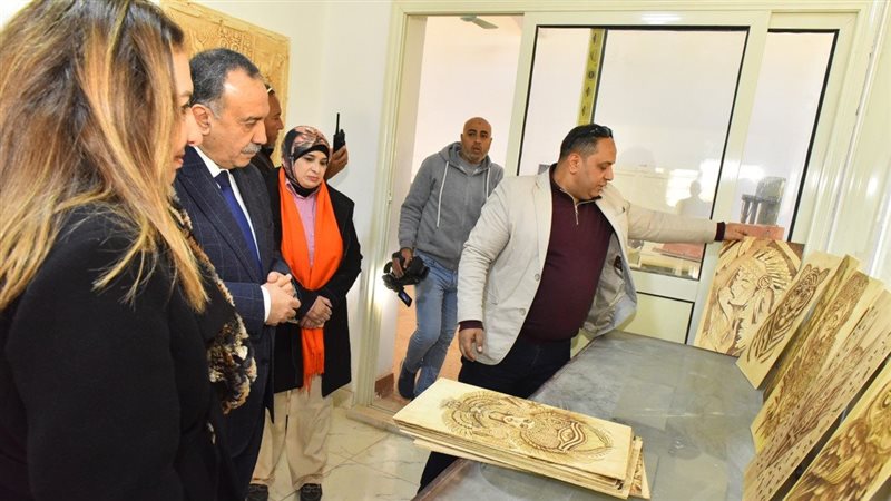 محافظ أسيوط ونائب