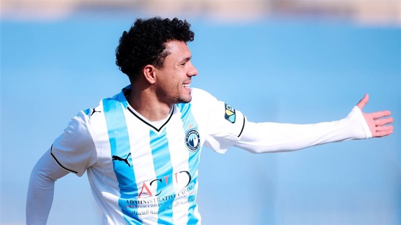 بيراميدز يتقدم بثلاثية