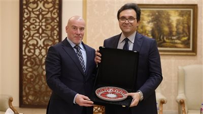 وزير الثقافة يلتقي نظيره الروماني ويبحثان توقيع مذكرة تفاهم لتعزيز التعاون 