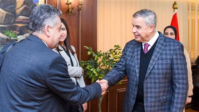 محافظ الإسكندرية يستقبل وفد الهيئة العامة للتأمين الصحي الشامل 