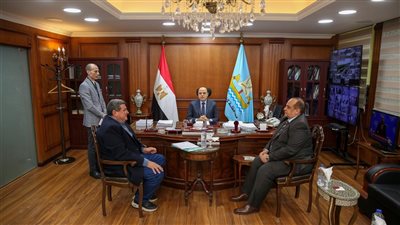 محافظ كفر الشيخ يناقش عددا من الملفات الخدمية مع أعضاء البرلمان