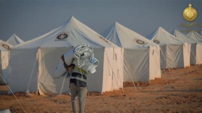 بيت الزكاة ينشئ أكبر مخيم للنازحين بمنطقة نتساريم بقطاع غزة (فيديو)