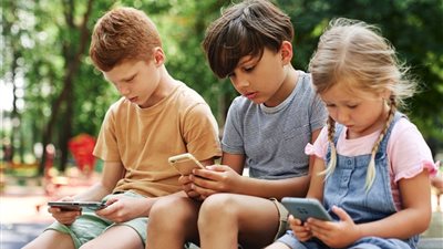 اللوردات البريطاني يقر حظر وسائل التواصل الاجتماعي لمن هم دون 16 عاما 