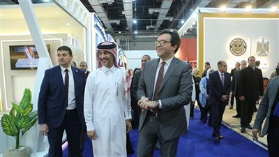 وزير الثقافة يصطحب السفير القطري في جولة تفقدية بمعرض الكتاب 