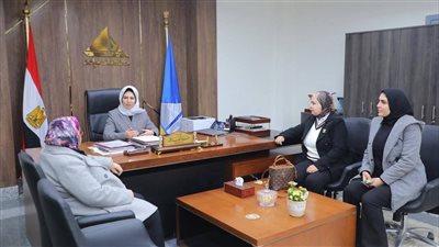 ​نائب محافظ دمياط تبحث تطوير الحدائق العامة وإنشاء مصنع للورق بـ 