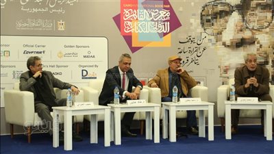 دخل عالم الكتابة بالصدفة، 