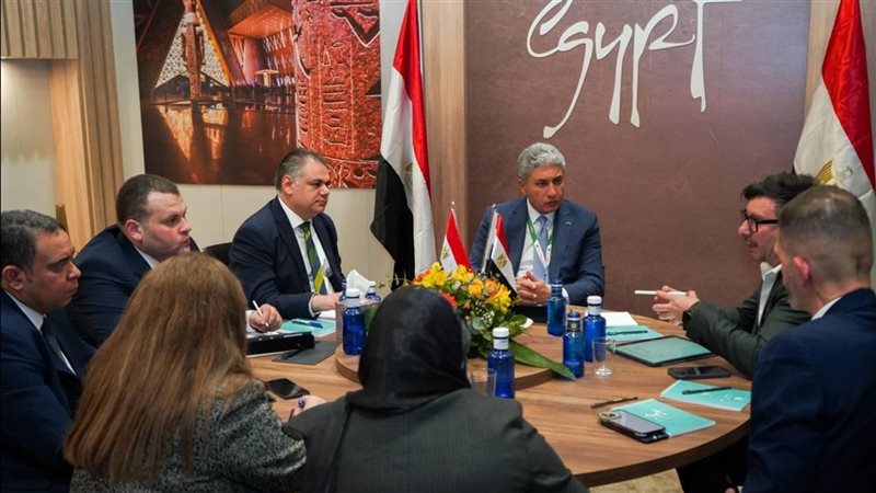 لقاء وزير السياحة