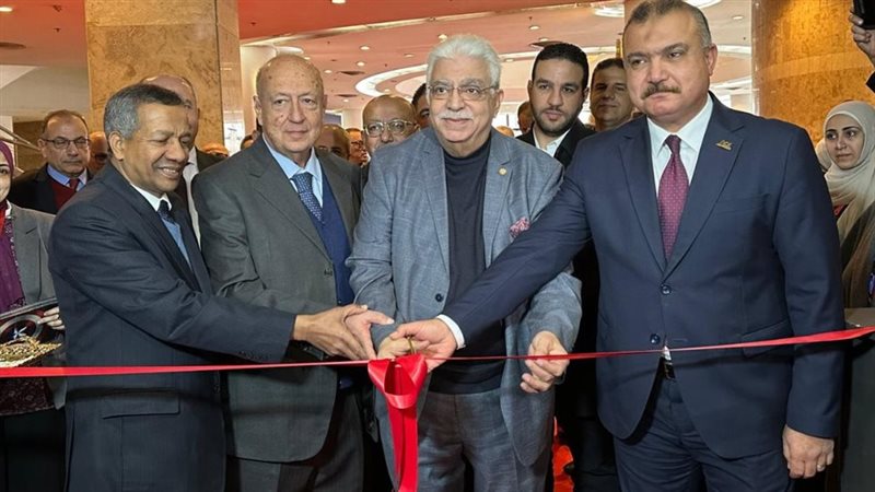 محمد المهندس يفتتح