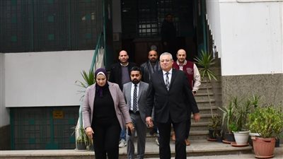 نائب رئيس جامعة عين شمس يختتم جولاته الميدانية لتفقد امتحانات الفصل الدراسي الأول