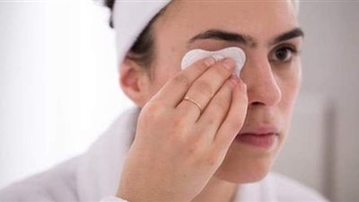 وصفة طبيعية لإزالة الماكياج من البشرة بعمق 